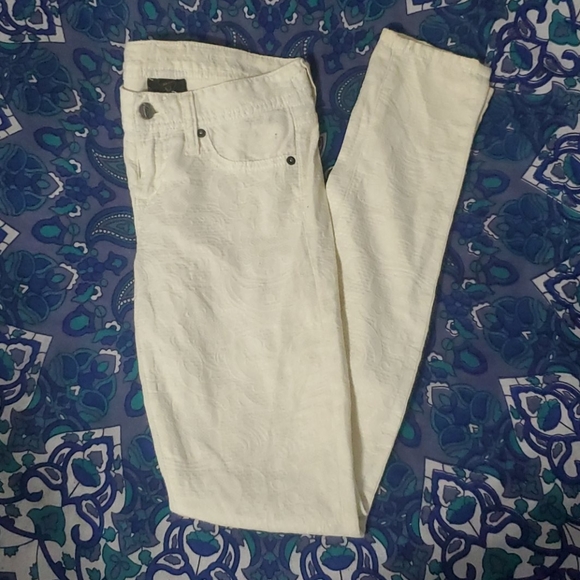 Jeans - Picture 1 of 3